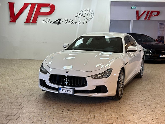 Maserati Ghibli 2 of 5