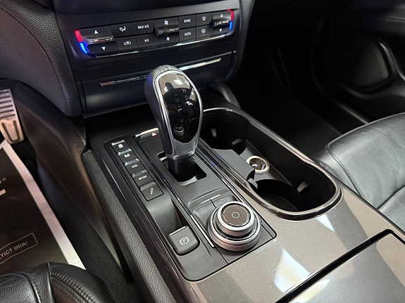 Maserati Ghibli 21 of 26