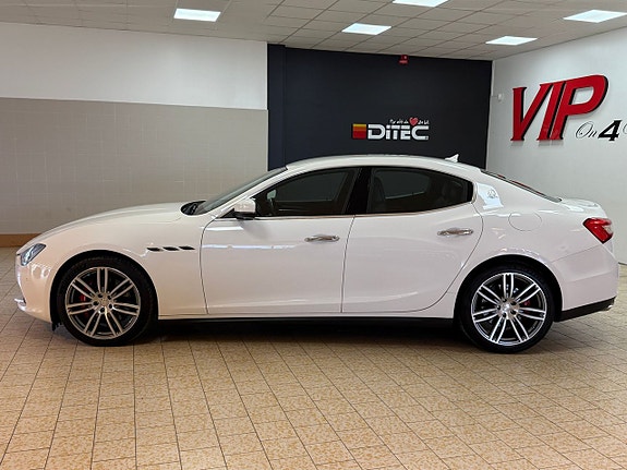 Maserati Ghibli 3 of 5