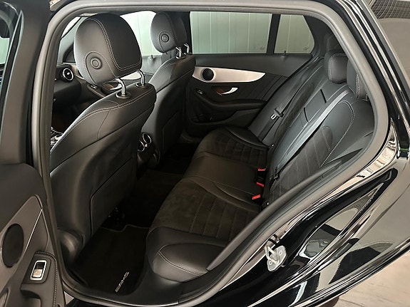 Mercedes-Benz C300 8 of 18