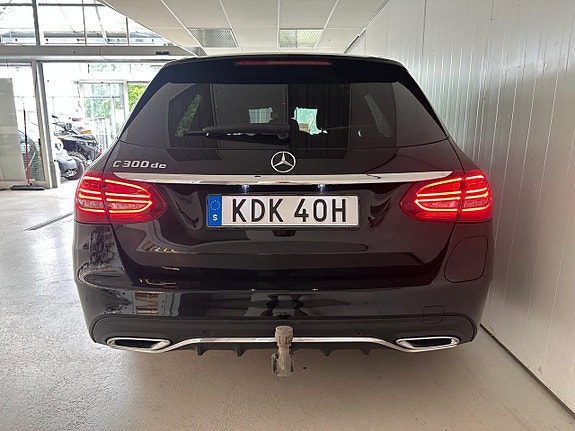 Mercedes-Benz C300 10 of 18