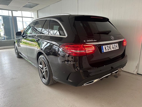 Mercedes-Benz C300 3 of 5