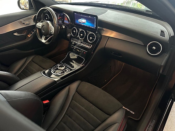 Mercedes-Benz C300 5 of 5