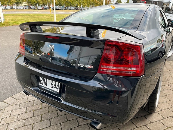 Dodge Charger 4 of 13
