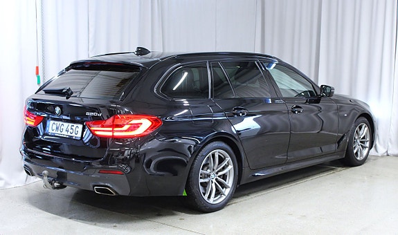 BMW 520 2 of 5
