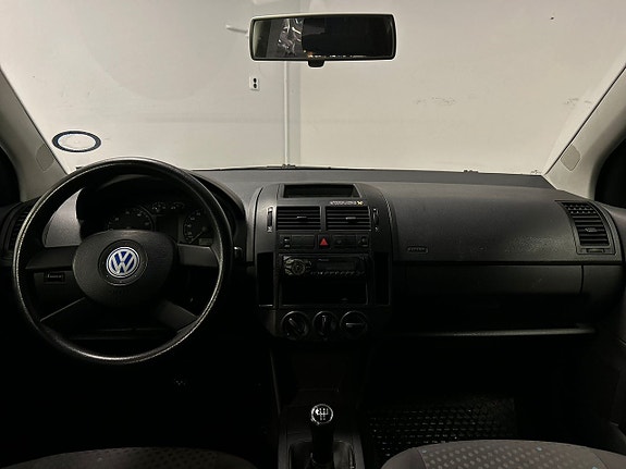 Volkswagen Polo 14 of 18