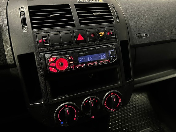 Volkswagen Polo 16 of 18