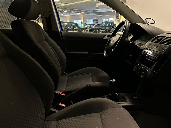 Volkswagen Polo 10 of 18