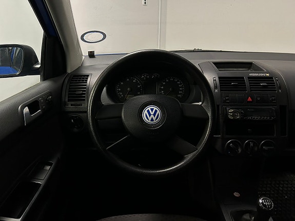 Volkswagen Polo 13 of 18