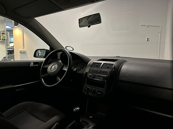 Volkswagen Polo 15 of 18