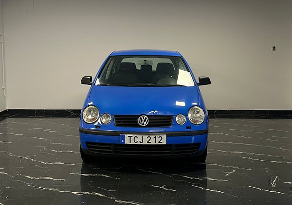Volkswagen Polo 2 of 5