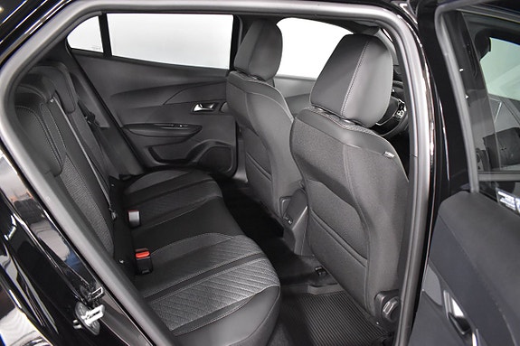 Peugeot 2008 12 of 17