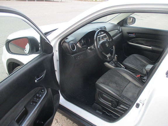 Suzuki Vitara 10 of 14