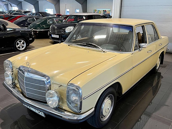 Mercedes-Benz 230 4 of 5