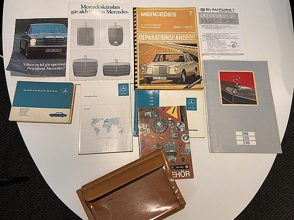 Mercedes-Benz 230 11 of 11