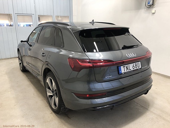 Audi e-tron 3 of 11