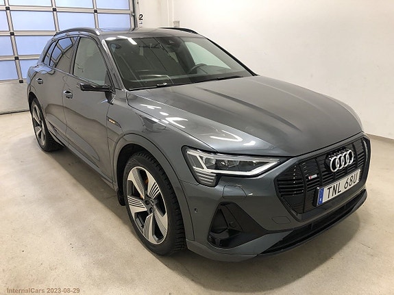 Audi e-tron 2 of 11