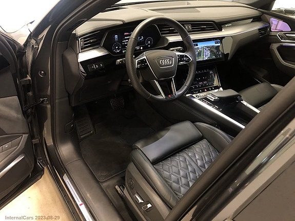 Audi e-tron 8 of 11