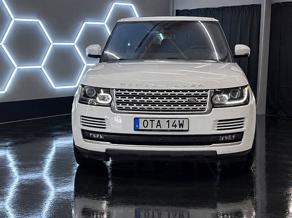 Land Rover Range Rover 2 of 19