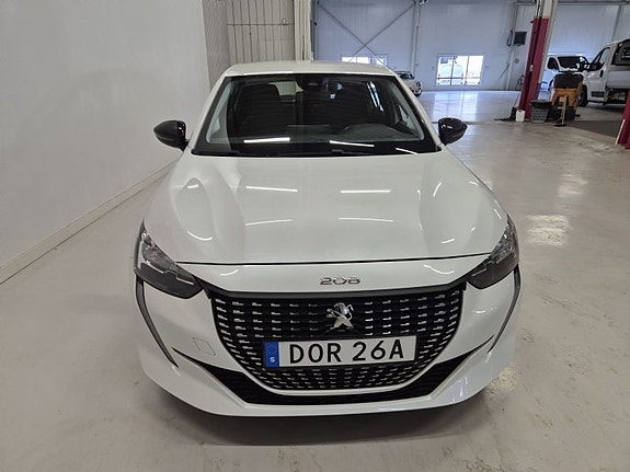 Peugeot 208 2 of 5