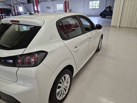 Peugeot 208 6 of 10