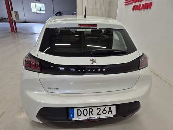 Peugeot 208 7 of 10