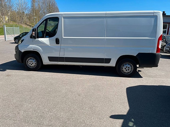 Peugeot Boxer 335 2 of 5