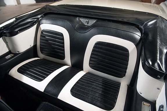 Ford Galaxie 8 of 15