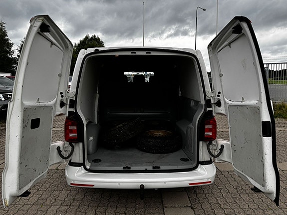 Volkswagen Transporter 14 of 24