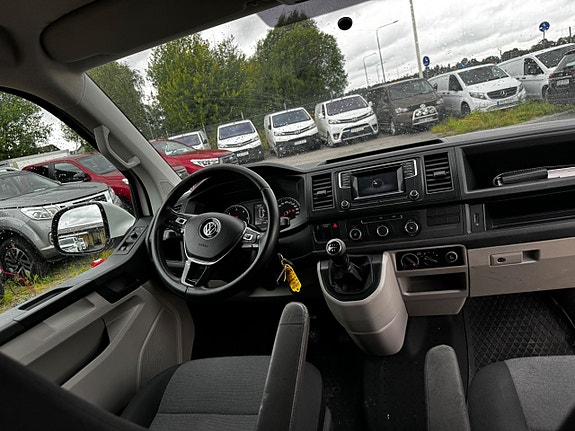 Volkswagen Transporter 15 of 24