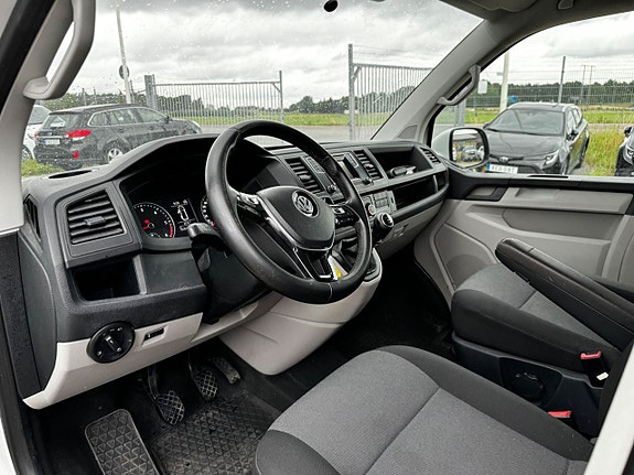 Volkswagen Transporter 18 of 24