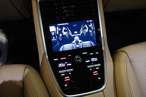 Porsche Panamera 4S 10 of 22