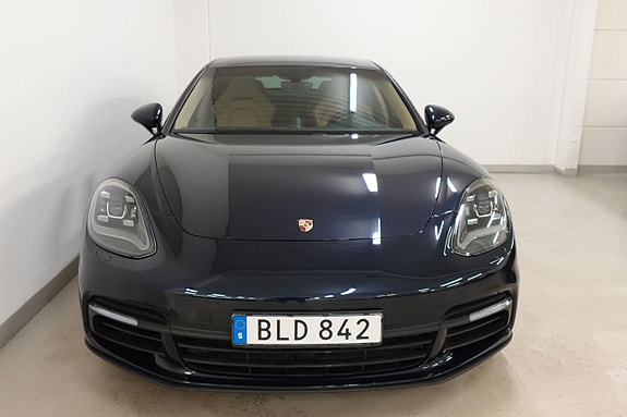 Porsche Panamera 4S 2 of 5