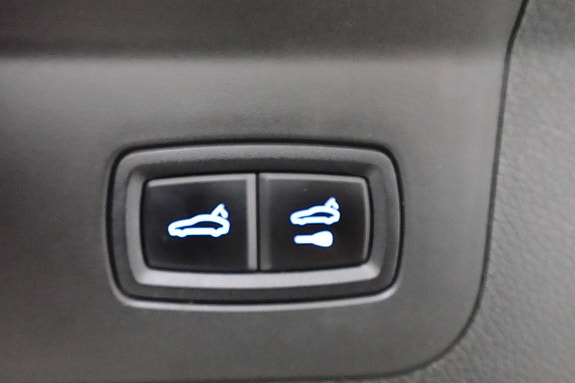 Porsche Panamera 4S 21 of 22