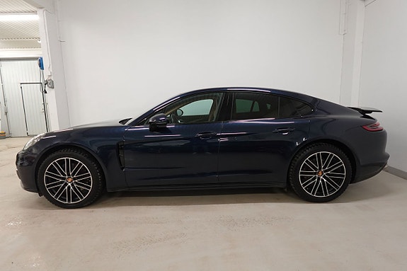 Porsche Panamera 4S 3 of 5