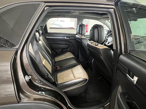 Kia Sorento 11 of 16