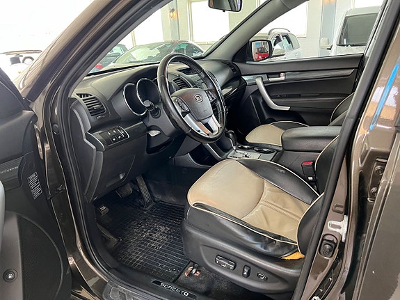 Kia Sorento 16 of 16