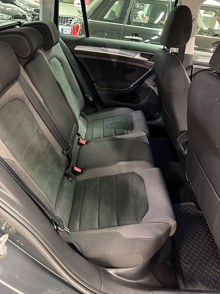 Volkswagen Golf Alltrack 5 of 5