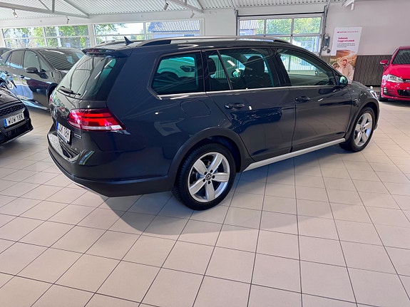 Volkswagen Golf Alltrack 8 of 10