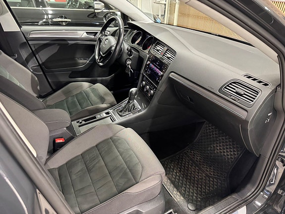 Volkswagen Golf Alltrack 4 of 5