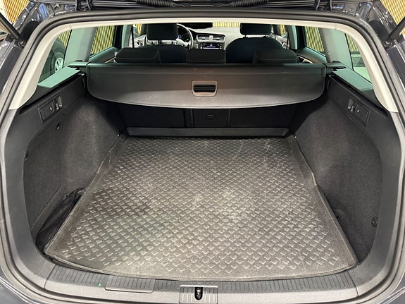 Volkswagen Golf Alltrack 6 of 10