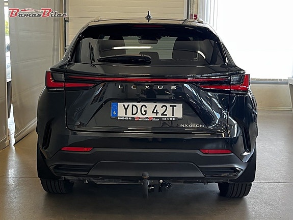 Lexus NX450h 4 of 5