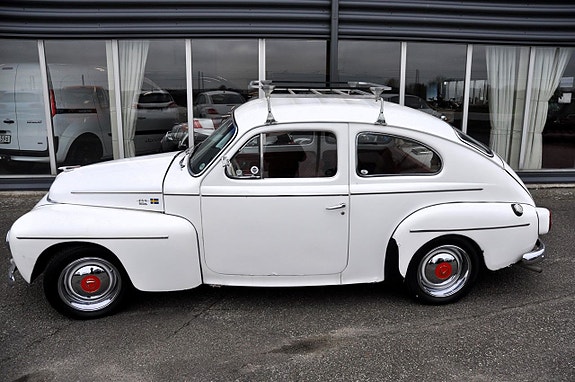 Volvo PV 2 of 12