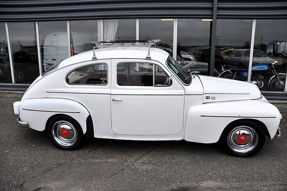 Volvo PV 7 of 12