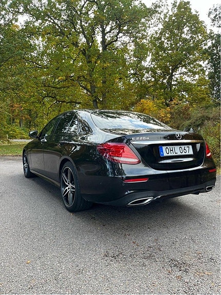 Mercedes-Benz E220 d 3 of 5
