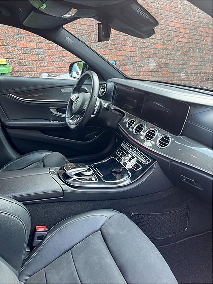 Mercedes-Benz E220 d 5 of 5