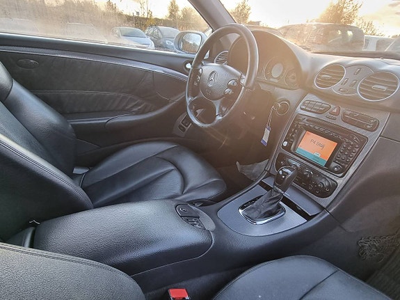 Mercedes-Benz CLK320 12 of 15