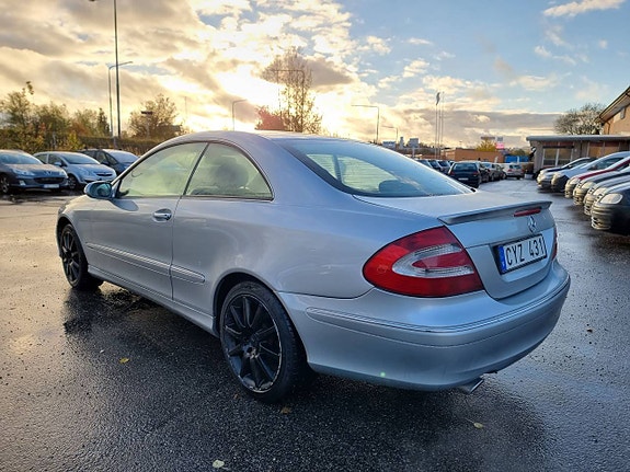 Mercedes-Benz CLK320 8 of 15