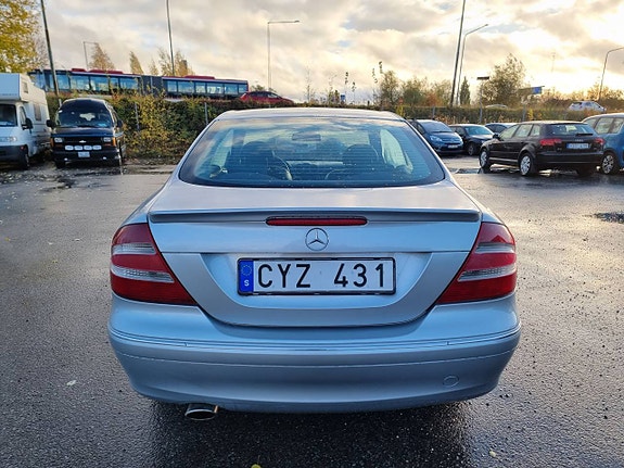 Mercedes-Benz CLK320 9 of 15
