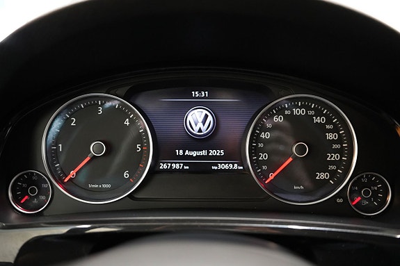 Volkswagen Touareg 13 of 25